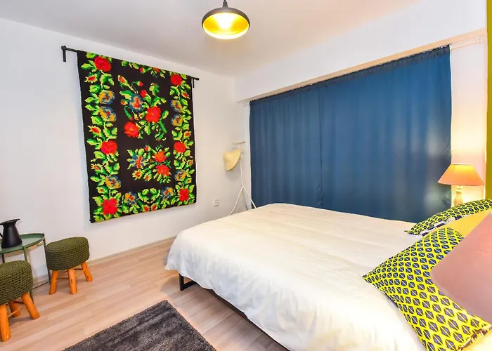 Апартаменти Bohemian Downtown