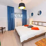 Bohemian Downtown Apartment *